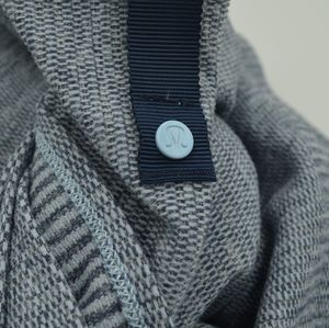 lululemon athletica Blue and Gray Scarf